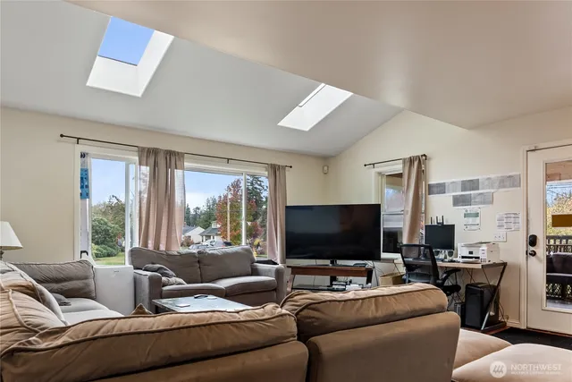 $799,000 | 1203 East Section Street, Mount Vernon, WA 98274