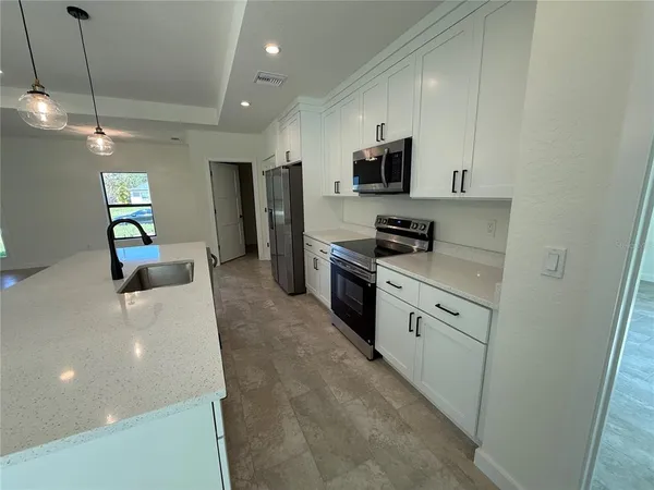 $2,100 | 4736 Redwood Terrace, North Port, FL 34286