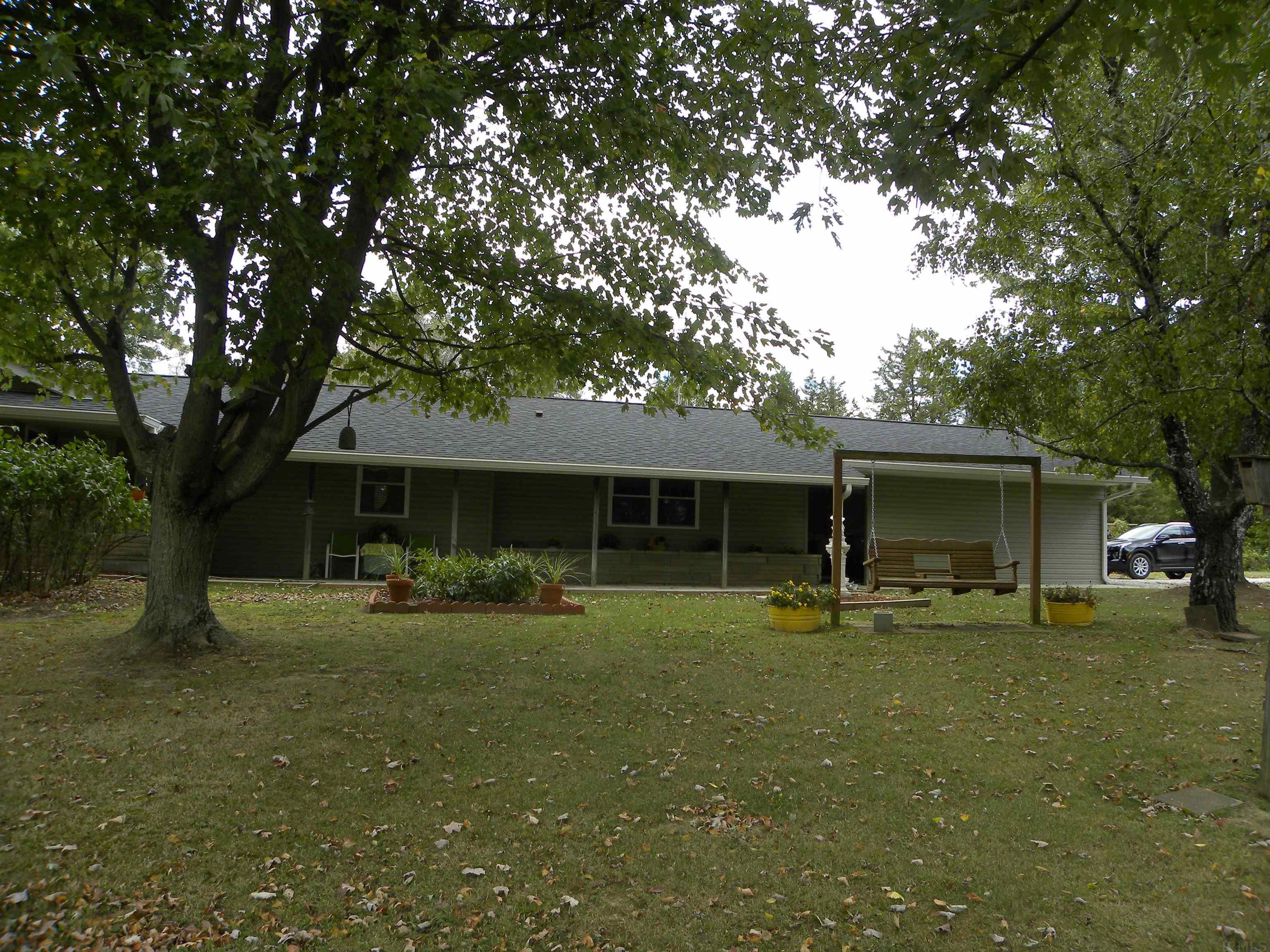 1246 South Hasler Road Bloomfield, IN 47424 - Photo 2 of 22