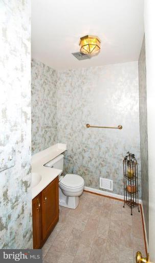 4 Hugo Court Silver Spring, MD 20906 - Photo 11 of 26 Half Bath 1