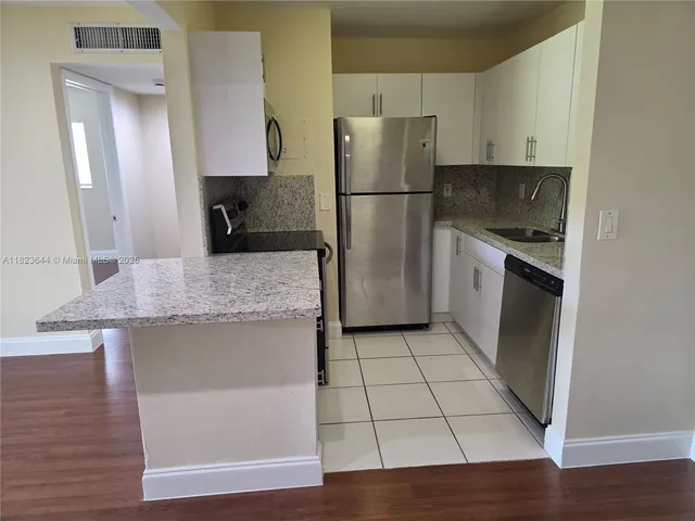 $1,900 | 13716 Southwest 90th Avenue, Unit 29, Miami, FL 33176