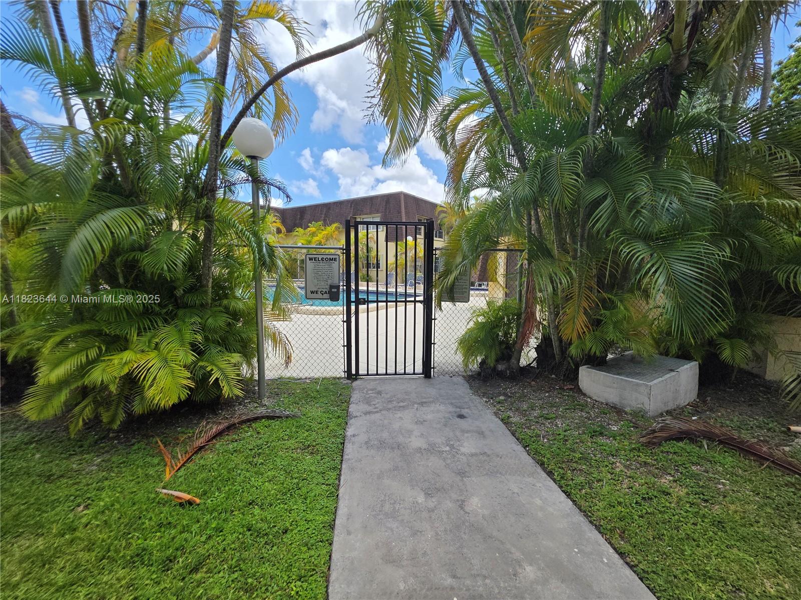 13716 Southwest 90th Avenue, Unit 29 Miami, FL 33176 - Photo 17 of 26