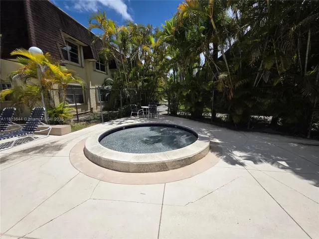 $1,800 | 13716 Southwest 90th Avenue, Unit 29, Miami, FL 33176