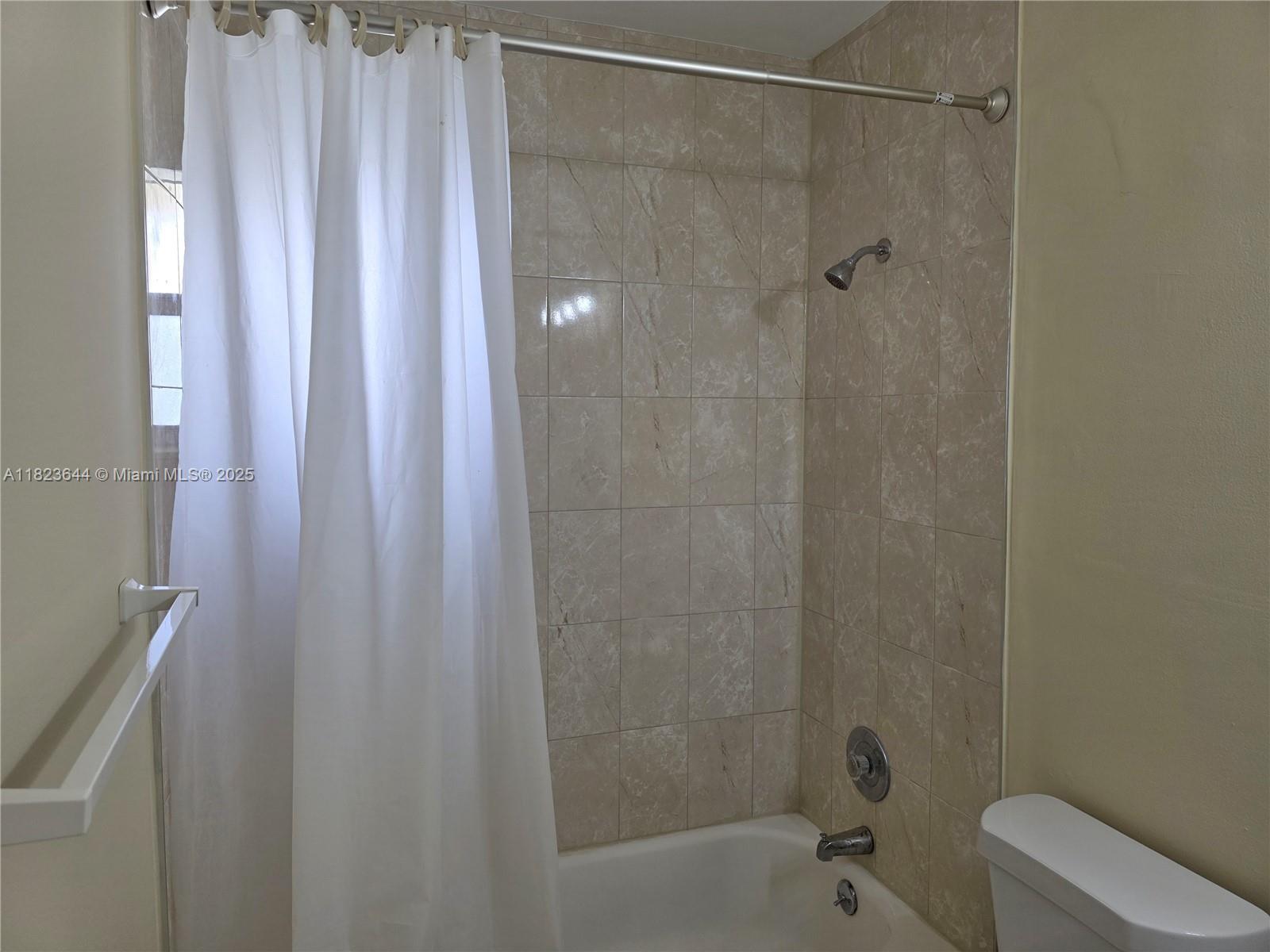 13716 Southwest 90th Avenue, Unit 29 Miami, FL 33176 - Photo 8 of 26