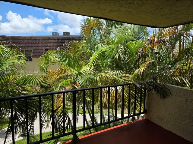 $1,800 | 13716 Southwest 90th Avenue, Unit 29, Miami, FL 33176