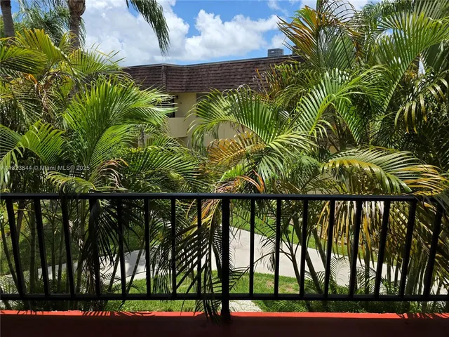 $1,800 | 13716 Southwest 90th Avenue, Unit 29, Miami, FL 33176