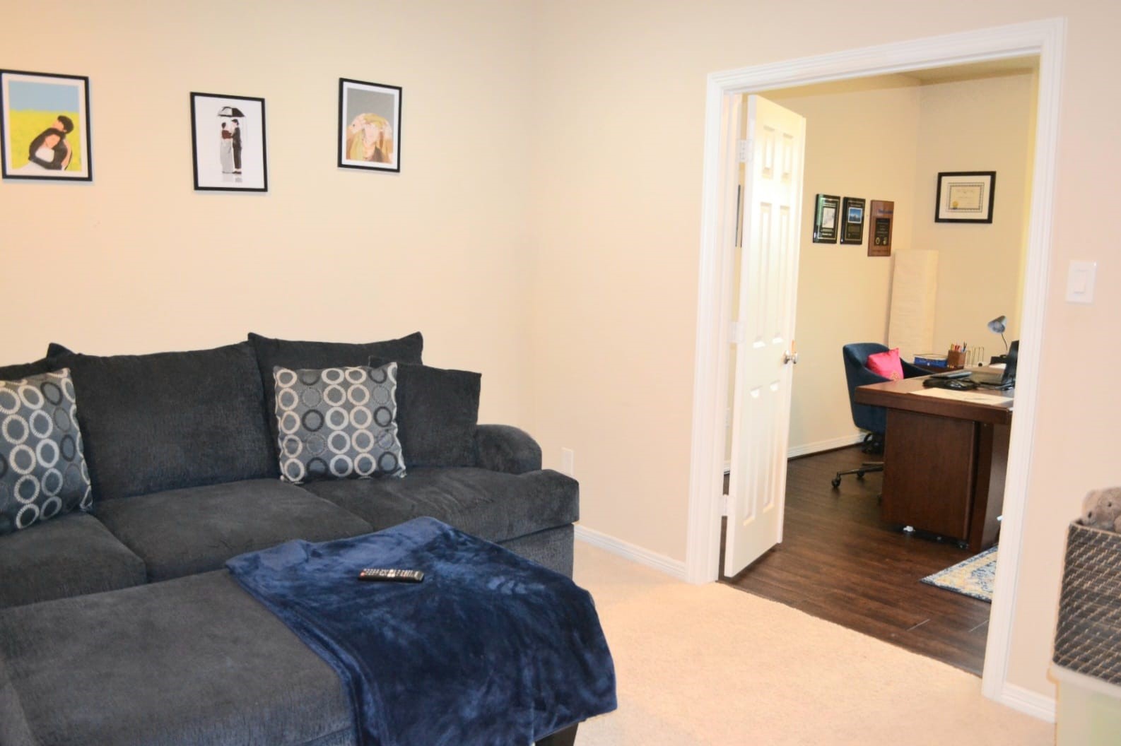 5206 Jacob Ridge Court Sugar Land, TX 77479 - Photo 29 of 42 a living room with furniture and a gate
