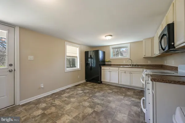 $1,350 | 128 East Camden Wyoming Avenue, Unit A, Camden, DE 19934