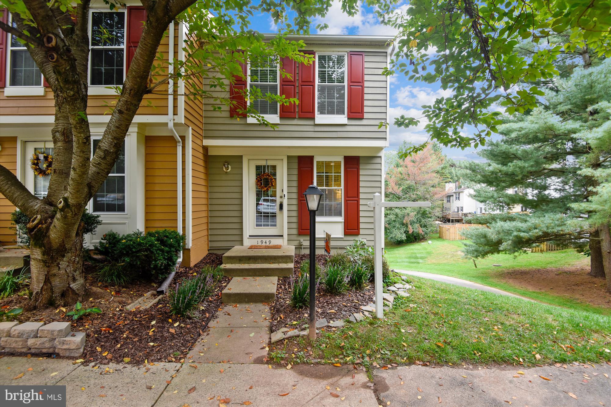 1949 Sagewood Lane Reston, VA 20191 - Photo 2 of 34