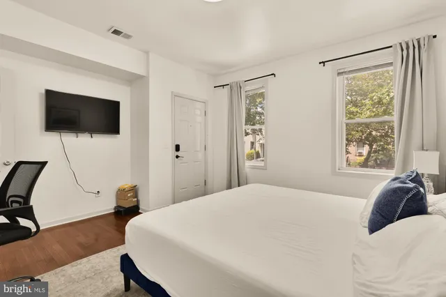 $1,250,000 | 1605 Isherwood Street Northeast, Washington, DC 20002