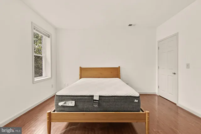 $1,250,000 | 1605 Isherwood Street Northeast, Washington, DC 20002