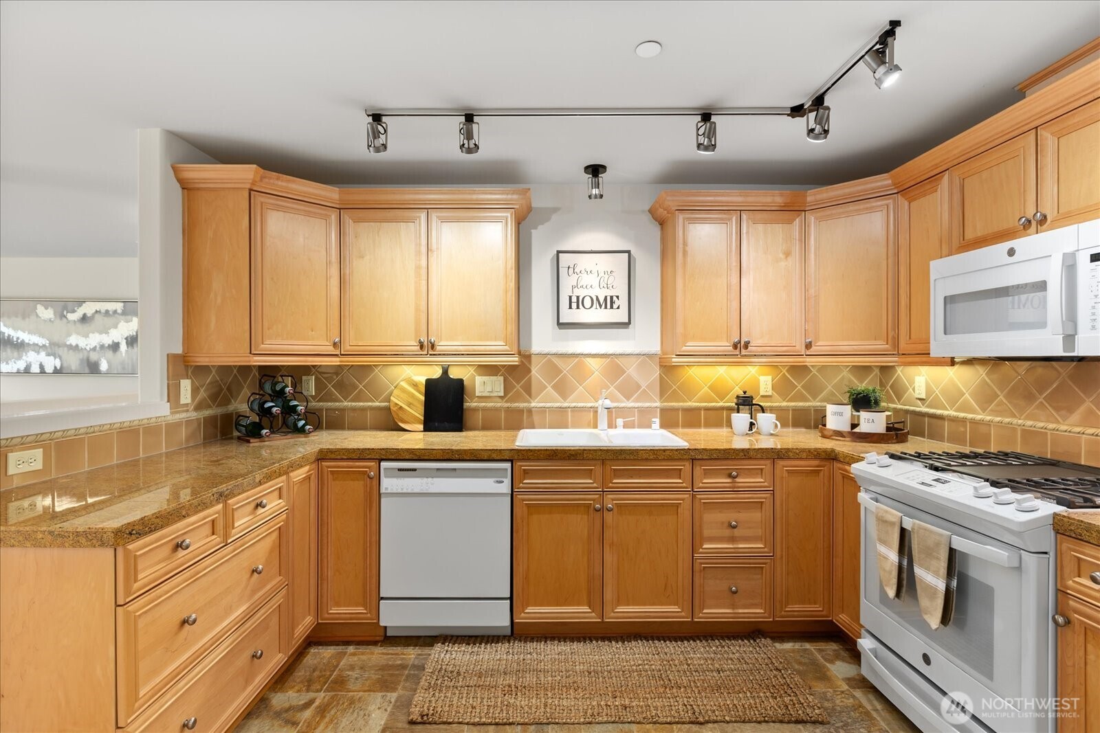 600 Bell Street, Unit 101 Edmonds, WA 98020 - Photo 18 of 34 Gallery Image 18