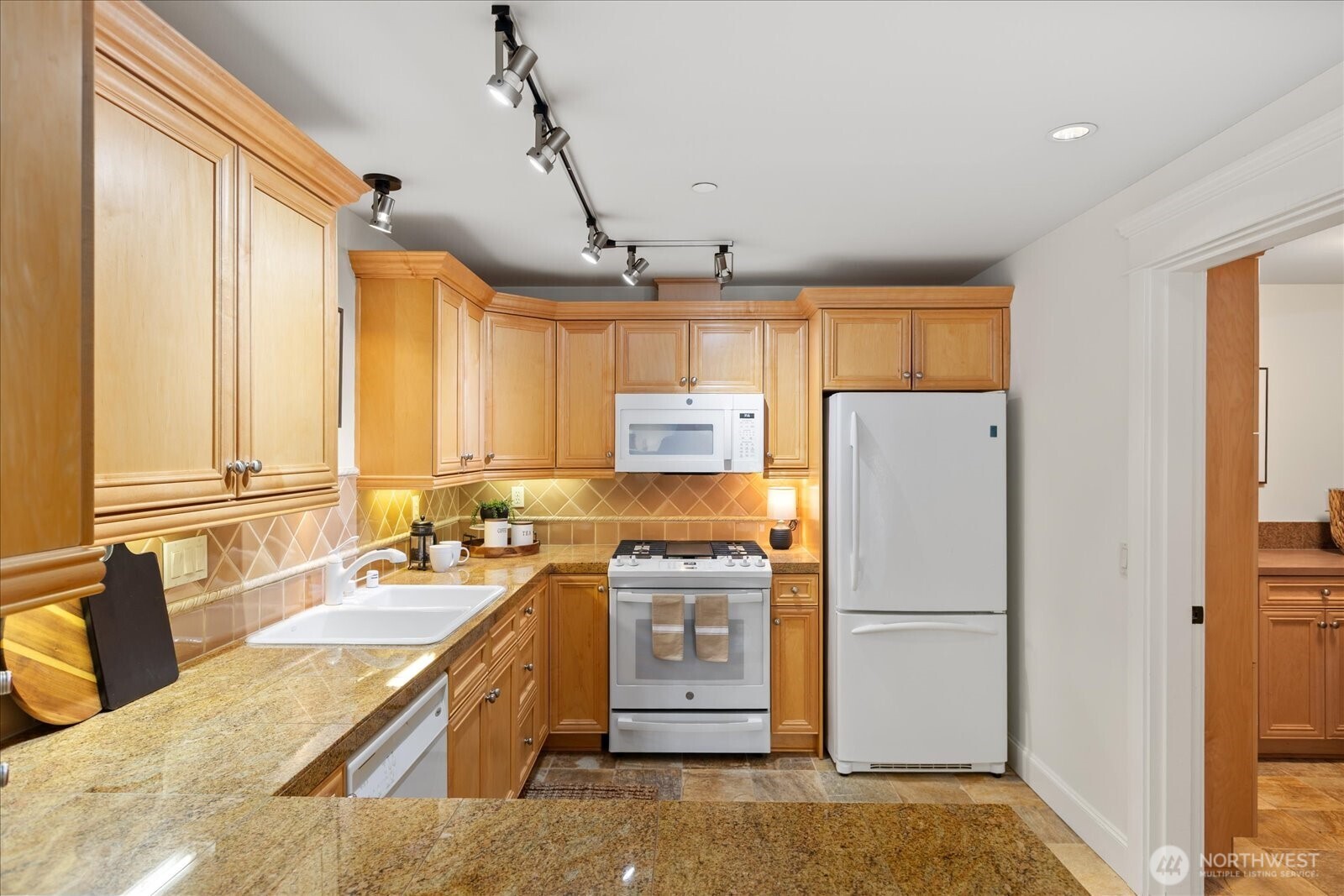 600 Bell Street, Unit 101 Edmonds, WA 98020 - Photo 20 of 34 Gallery Image 20
