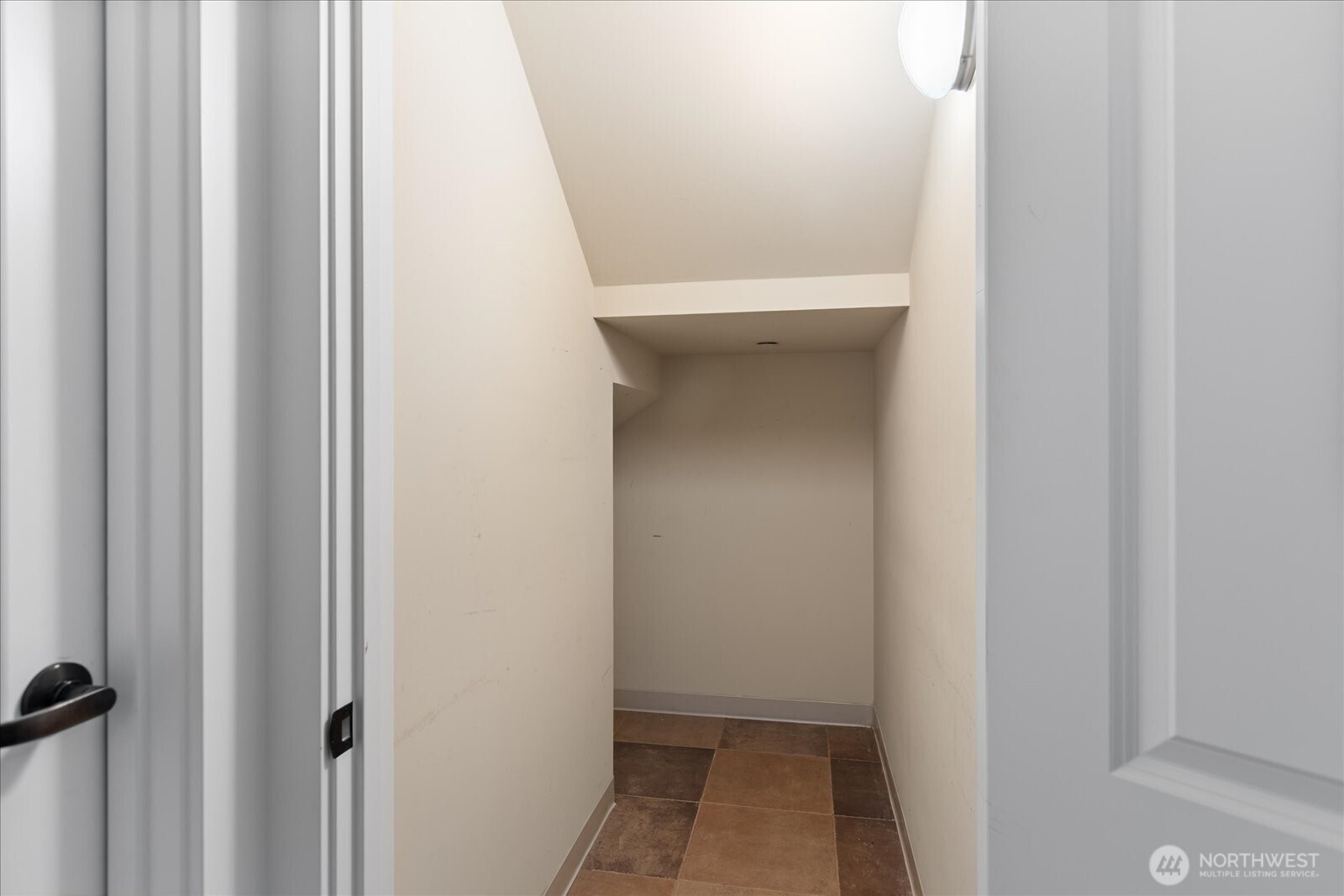 600 Bell Street, Unit 101 Edmonds, WA 98020 - Photo 27 of 34 Gallery Image 27