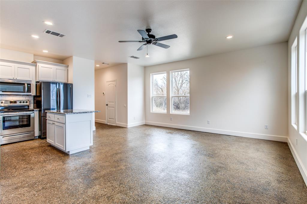 117 Dealva Court Weatherford, TX 76088 - Photo 10 of 22