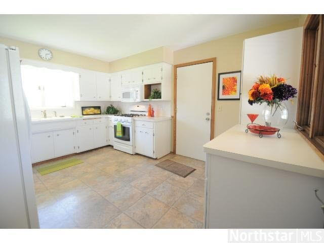 5845 Golden Valley Road Golden Valley, MN 55422 - Photo 4 of 11