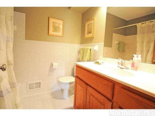 5845 Golden Valley Road Golden Valley, MN 55422 - Photo 8 of 11