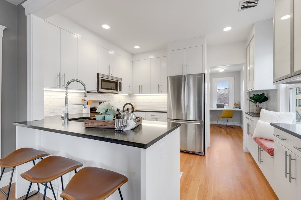 18 Yerxa Road, Unit 2 Cambridge, MA 02140 - Photo 8 of 36 Gallery Image 8