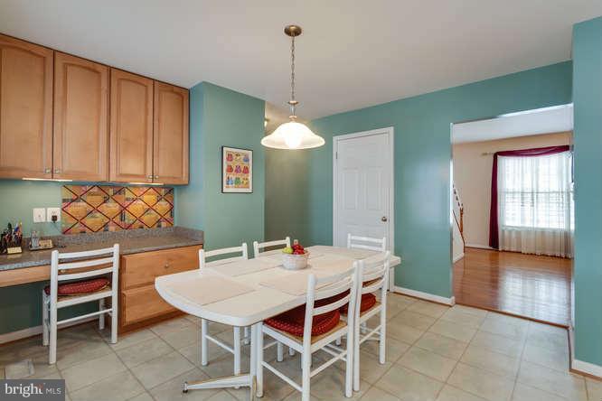 6911 Raspberry Plain Place Springfield, VA 22153 - Photo 4 of 30 Breakfast Area
