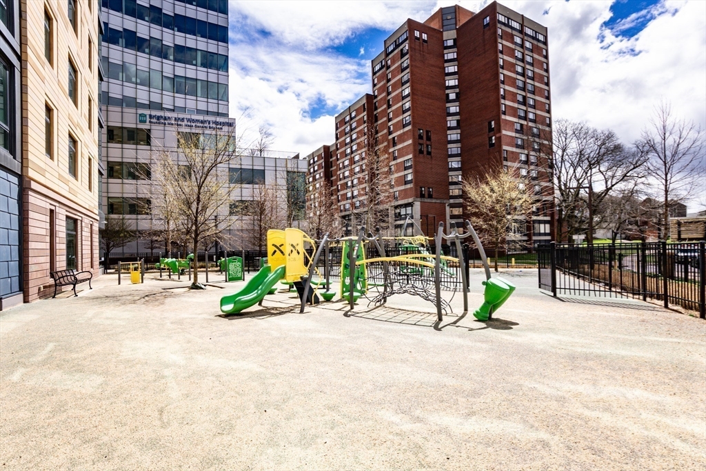 80 Fenwood Road, Unit 709 Boston, MA 02115 - Photo 36 of 37 Gallery Image 36