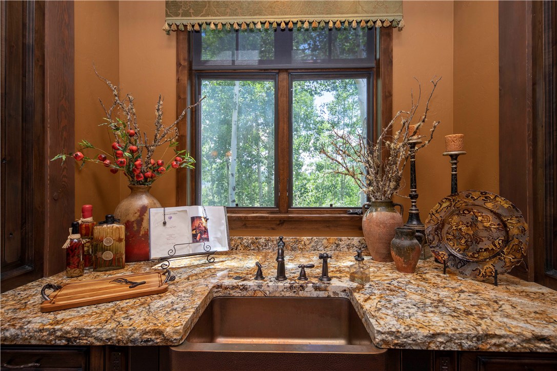 130 Hunter's Knob Road Silverthorne, CO 80498 - Photo 7 of 35 Gallery Image 7