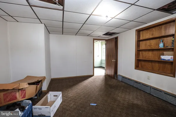 a view of empty room with window