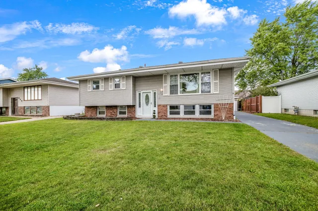 $319,000 | 824 Polk Avenue, Dyer, IN 46311