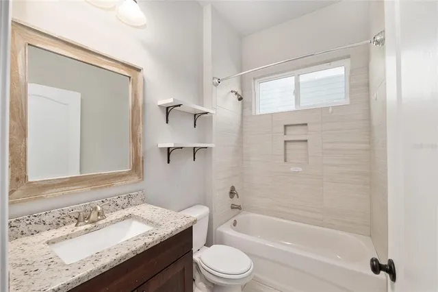 $418,000 | 2556 Southwest 118th Terrace, Gainesville, FL 32608