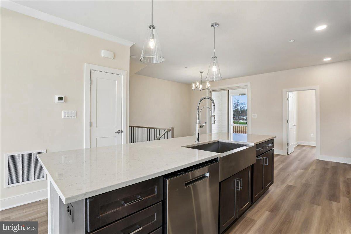 102 Allen Lane Poolesville, MD 20837 - Photo 20 of 76 Chef's Kitchen