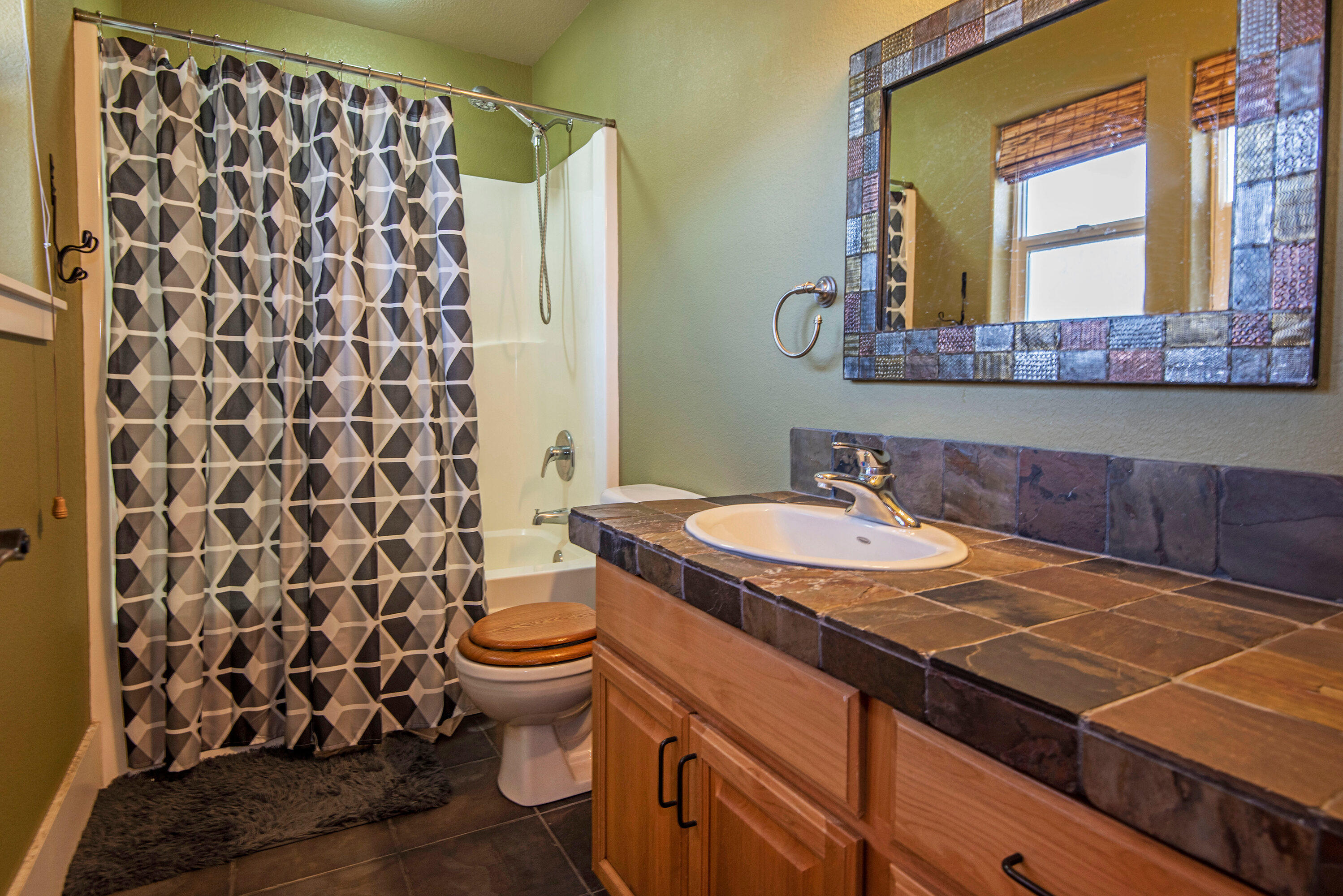 61142 Ridge Falls Place Bend, OR 97702 - Photo 18 of 33 61142 Ridge Falls Pl Bend OR-print-018
