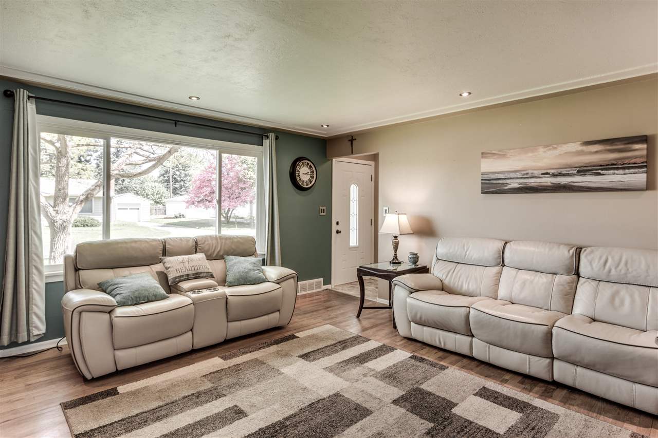 2715 North Sipple Road Spokane, WA 99212 - Photo 3 of 20