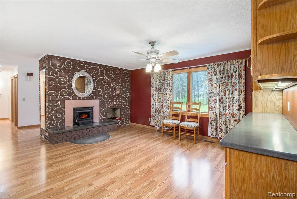 2501 North Hughes Road Howell, MI 48855 - Photo 5 of 29