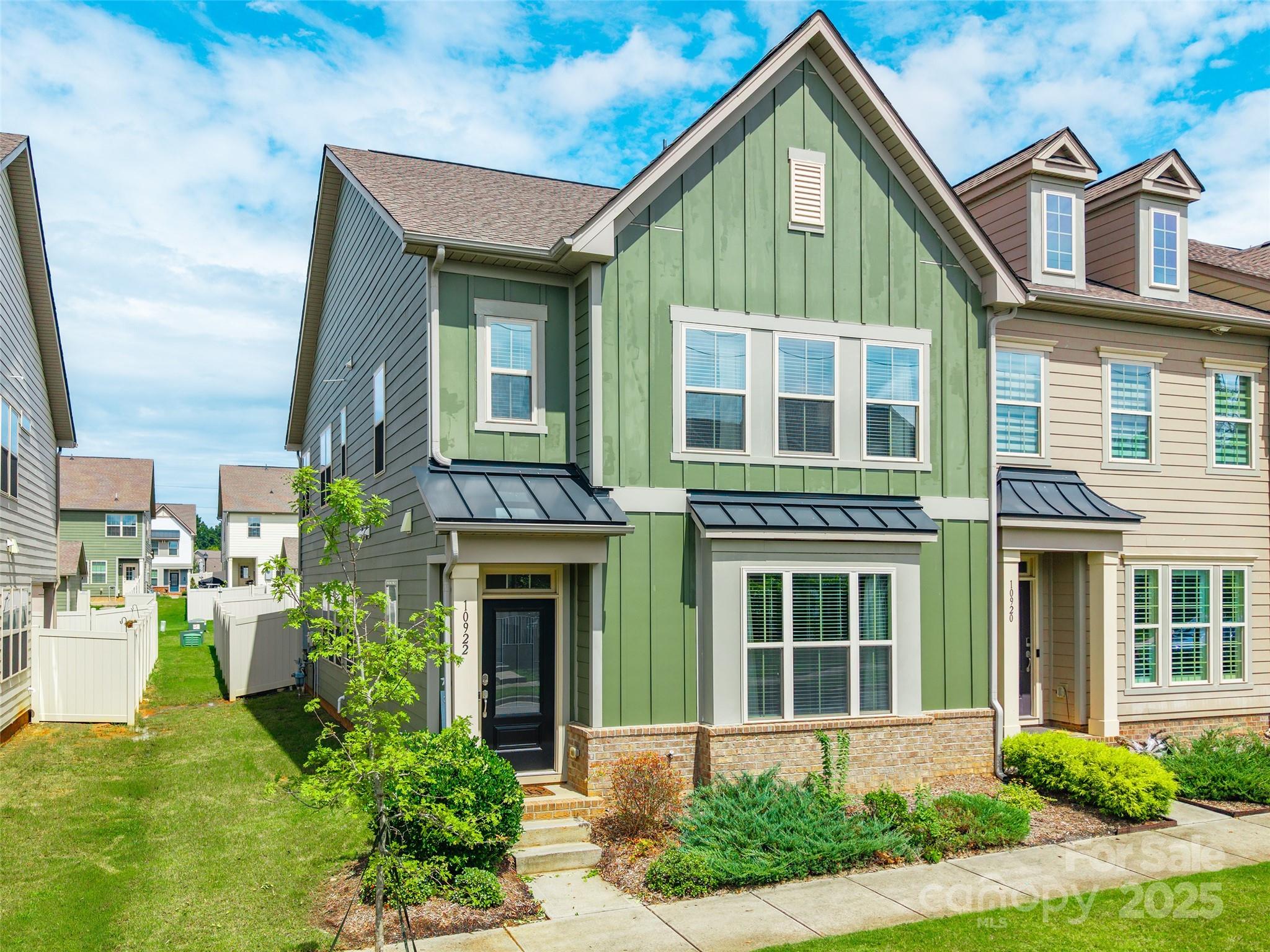 10922 Zac Hill Road Davidson, NC 28036 - Photo 2 of 42 Gallery Image 2