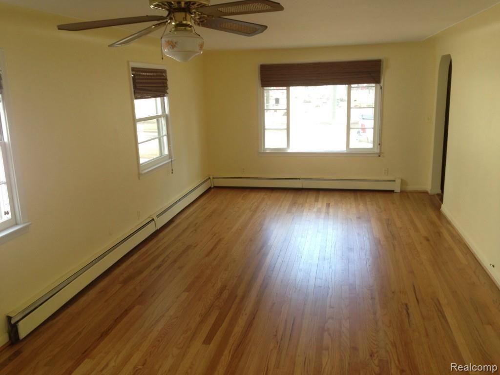123 Taylor Rochester, MI 48307 - Photo 3 of 12 IMG_3190.jpg