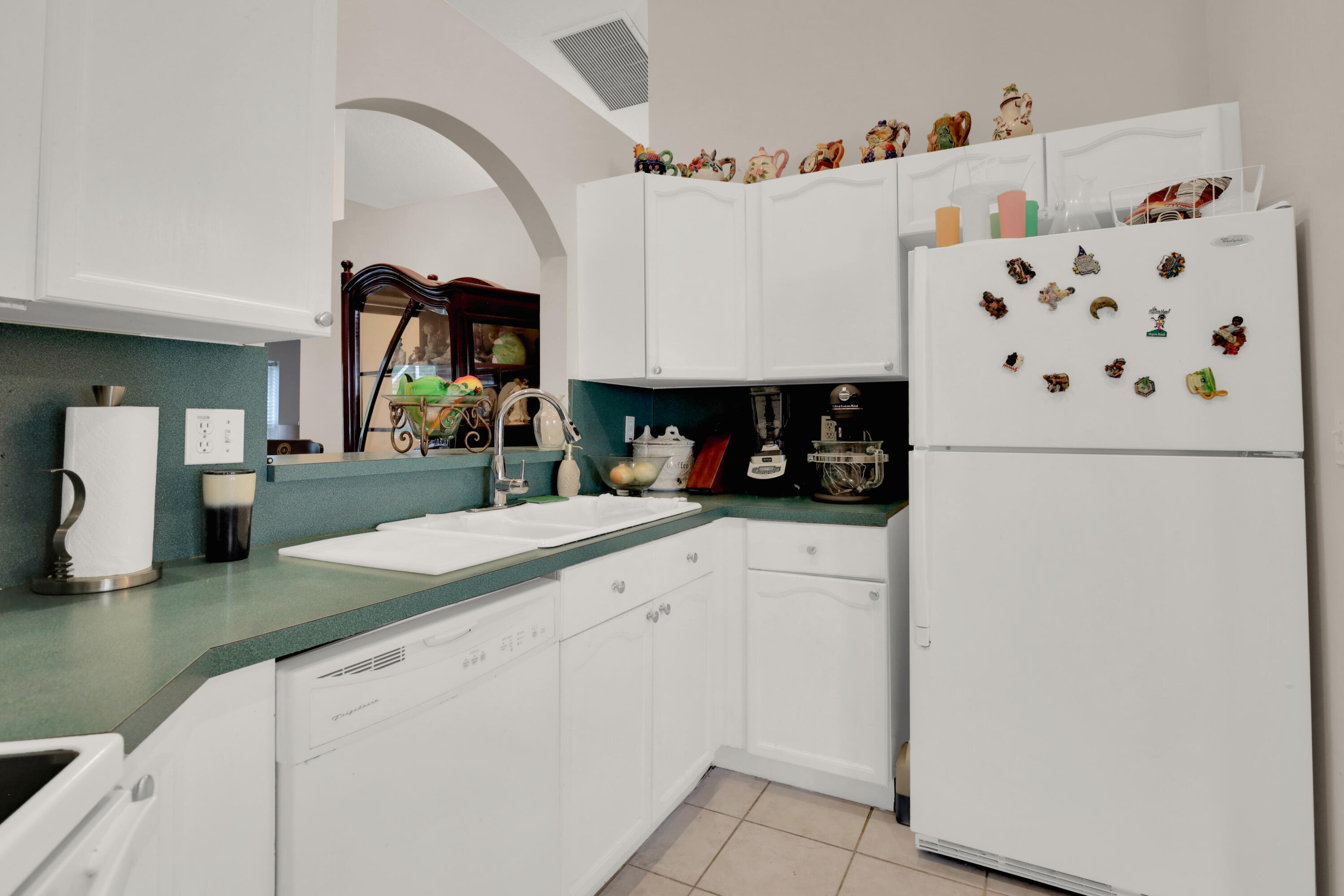 1868 Barnstable Road Wellington, FL 33414 - Photo 16 of 40 Kitchen 3