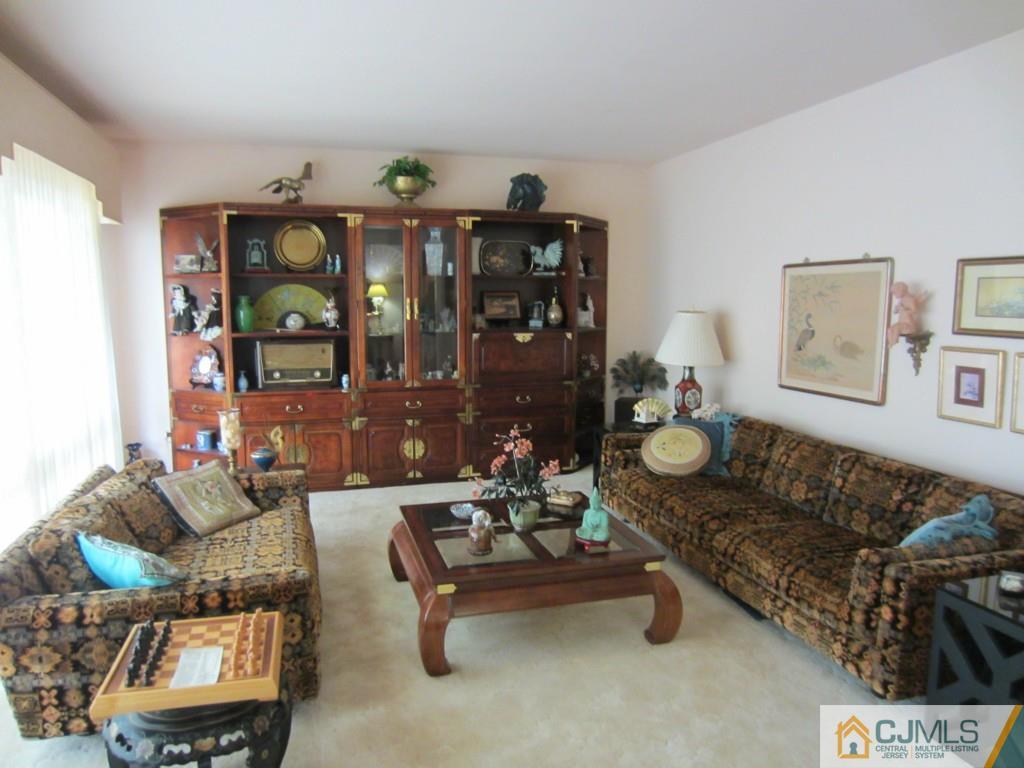 31 Stearns Road East Brunswick, NJ 08816 - Photo 4 of 12 Gallery Image 4