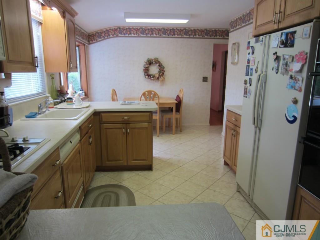31 Stearns Road East Brunswick, NJ 08816 - Photo 6 of 12 Gallery Image 6