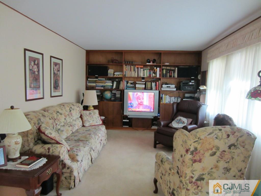 31 Stearns Road East Brunswick, NJ 08816 - Photo 7 of 12 Gallery Image 7