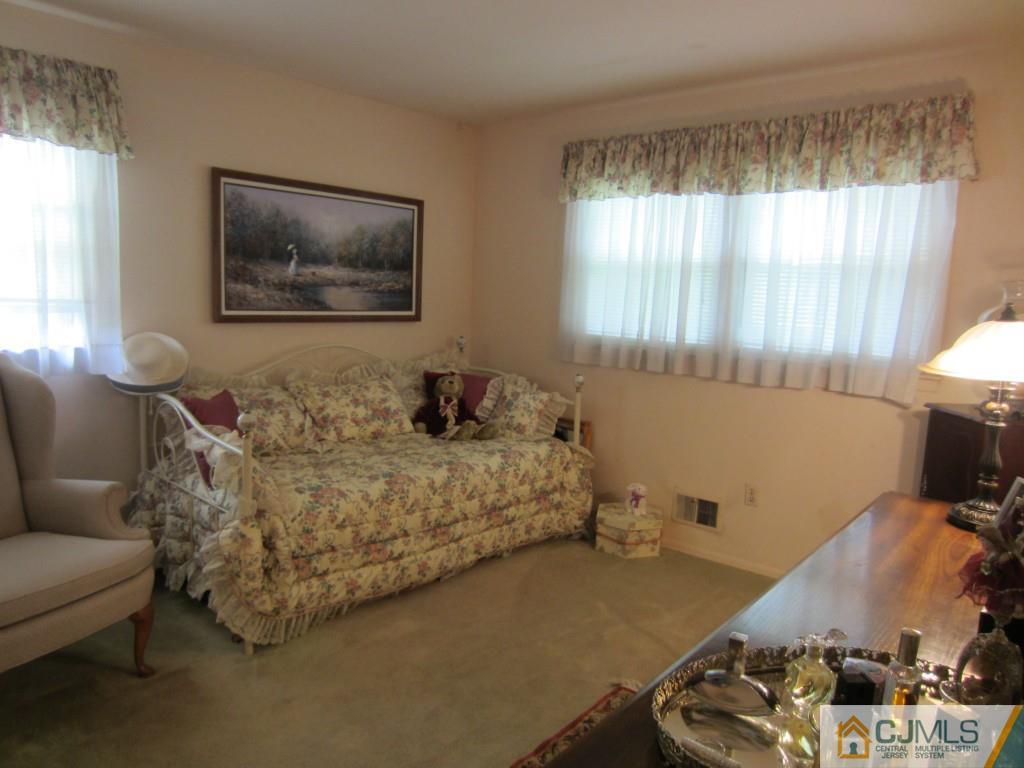 31 Stearns Road East Brunswick, NJ 08816 - Photo 9 of 12 Gallery Image 9