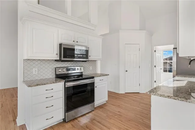 $379,995 | 1210 Northwest Walnut Court, Grain Valley, MO 64029