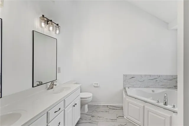 $379,995 | 1210 Northwest Walnut Court, Grain Valley, MO 64029