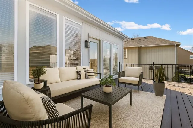 $379,995 | 1210 Northwest Walnut Court, Grain Valley, MO 64029