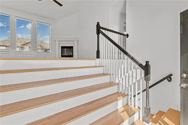 $379,995 | 1210 Northwest Walnut Court, Grain Valley, MO 64029