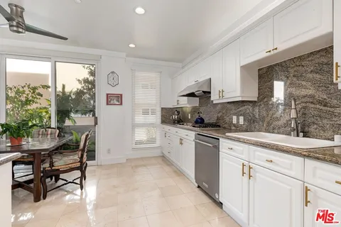$1,499,000 | 121 North Almont Drive, Unit 205, Beverly Hills, CA 90211