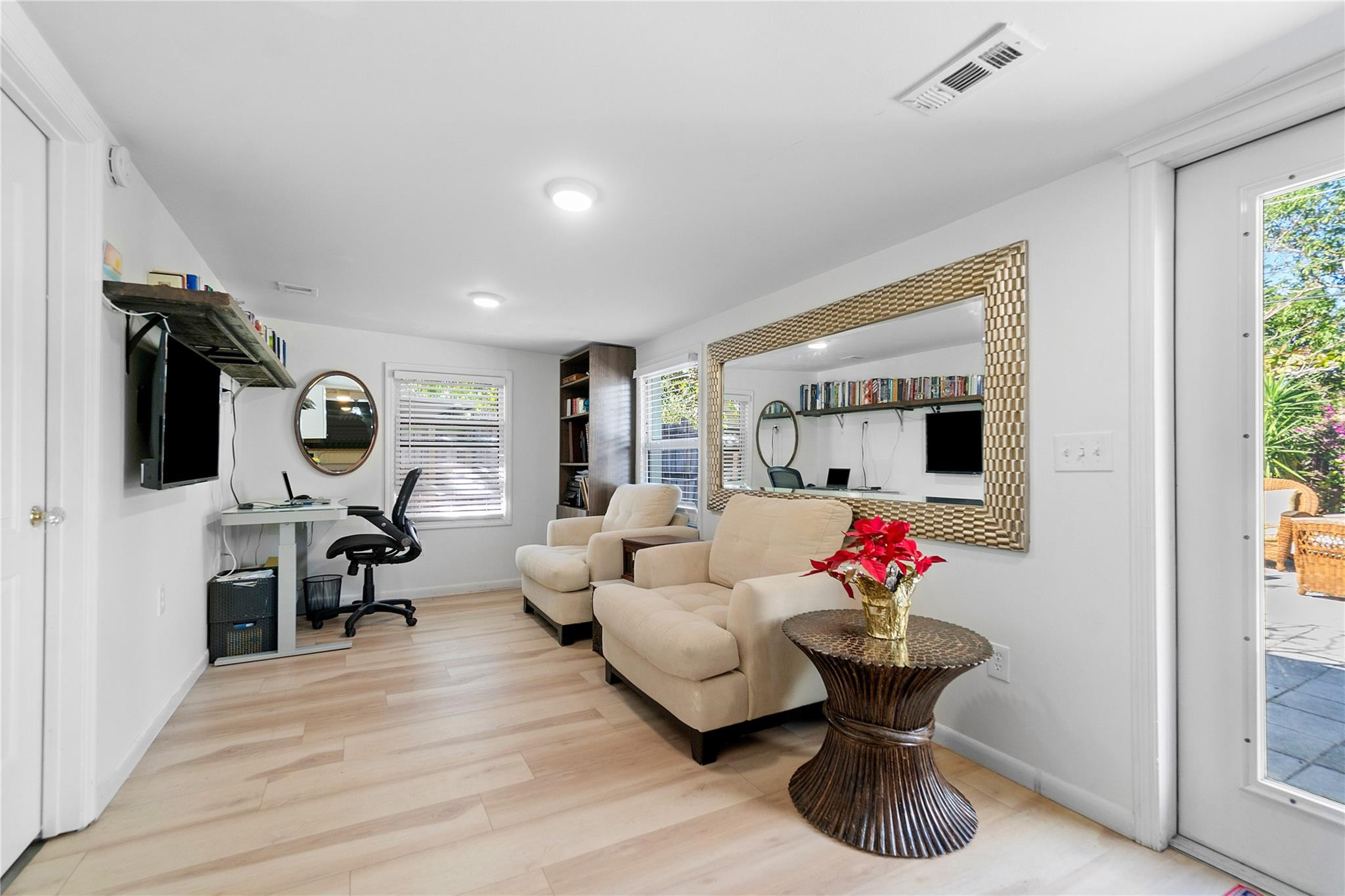 321 Forsyth Street Boca Raton, FL 33487 - Photo 11 of 22 Photo 11