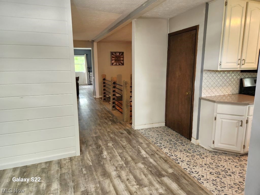 20856 Foster Road Wellington, OH 44090 - Photo 3 of 35 Gallery Image 3