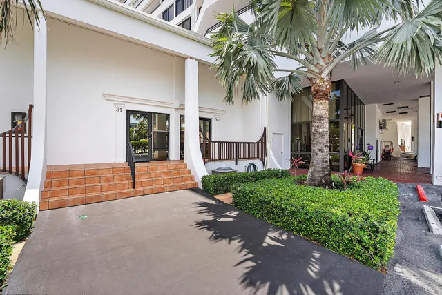 $289,000 | 3589 South Ocean Boulevard, Unit 30, South Palm Beach, FL 33480