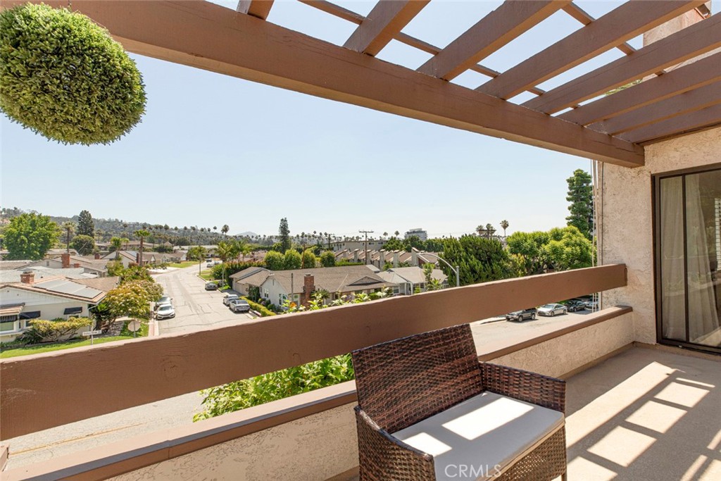 1325 Valley View Road, Unit 301 Glendale, CA 91202 - Photo 23 of 43