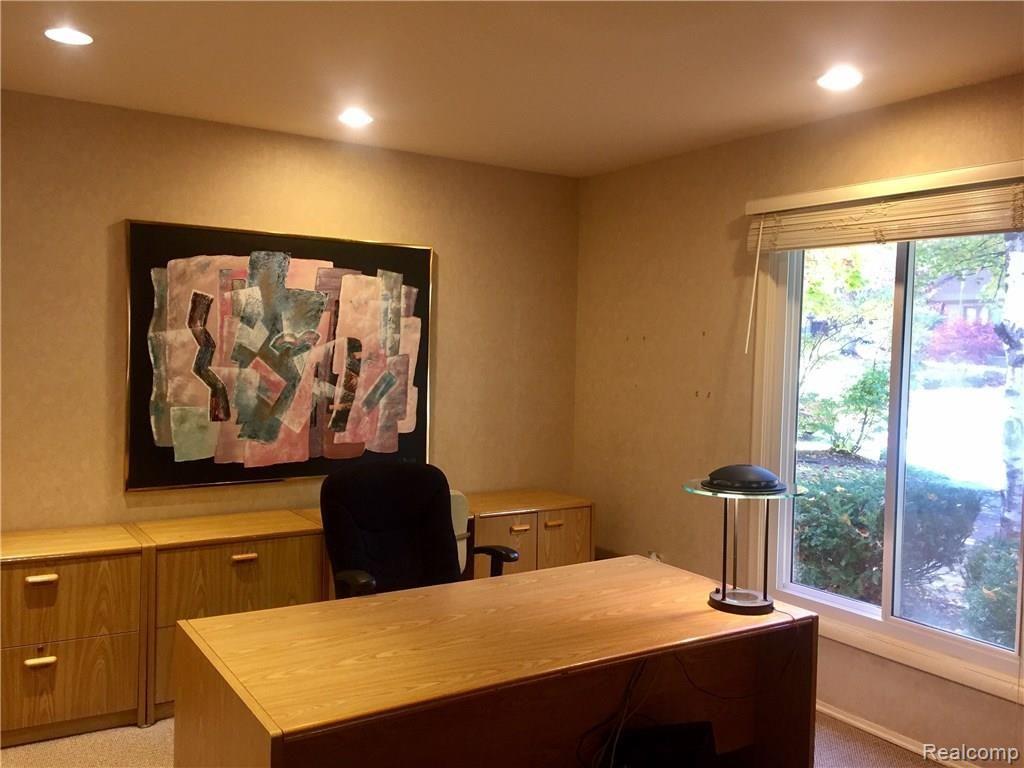 30618 High Valley Road Farmington Hills, MI 48331 - Photo 21 of 46