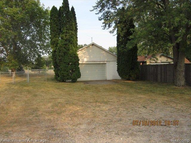 2147 Norton Road Howell, MI 48843 - Photo 11 of 12 IMG_1602.JPG